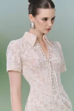 Đầm Midi Laling Ren Phom Ôm Cổ V Thắt Dây Tinh Tế - Ảnh 2