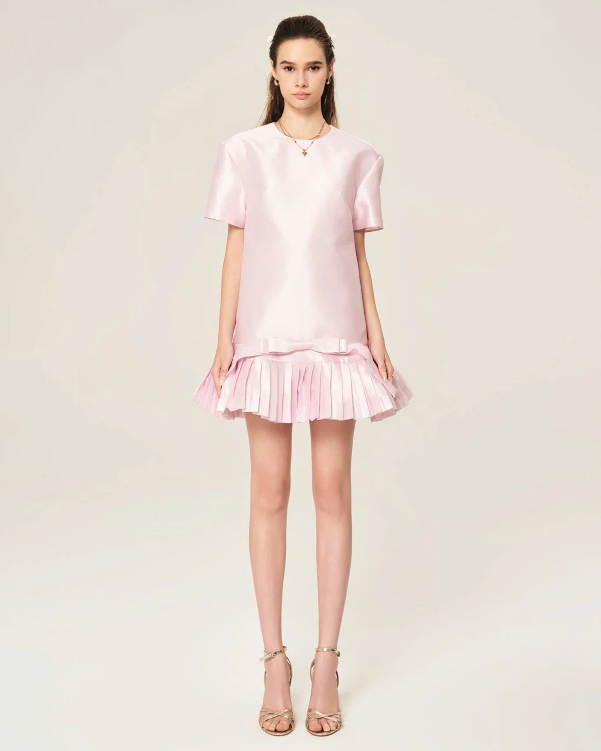 Huy_Tran_sizeM-1.jpg Huy Trần Size FREESIZE - Đầm ngắn hồng pastel xếp ly