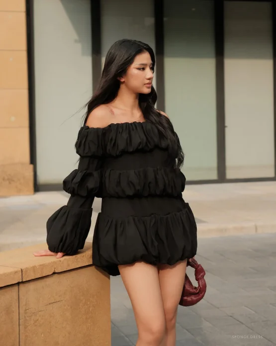 Datt Size M - Đầm ngắn đen trễ vai bồng bềnh