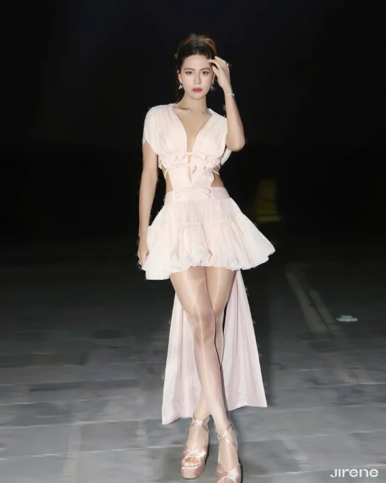 Jirene Size M - Đầm dự tiệc voan hồng hở lưng quyến rũ