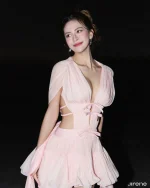 Jirene Size M - Đầm dự tiệc voan hồng hở lưng quyến rũ