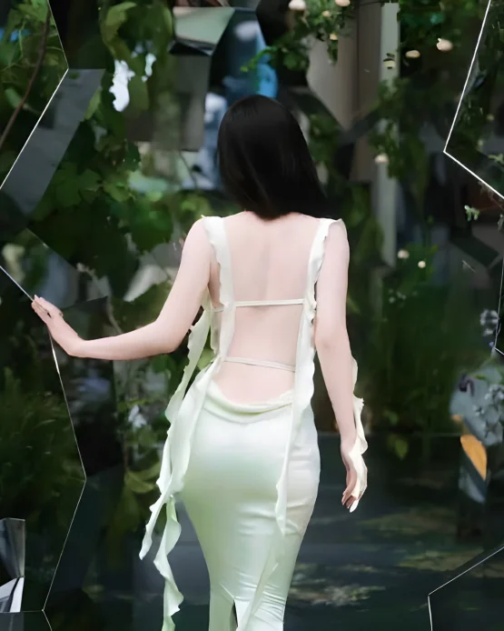 Nana Jacquine Size FREESIZE - Đầm body lụa hở lưng xanh mint