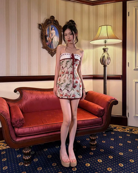 Duu Studio Size L - Đầm body hoa tulip dáng ngắn