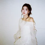 Jirene Size M - Đầm Dự Tiệc Voan Trắng Trễ Vai