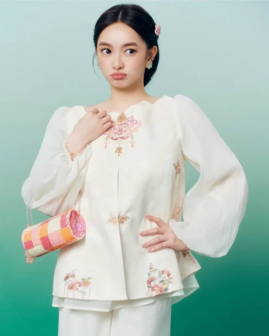 Joie de roses Size S - Áo dài cách tân lụa trắng thêu hoa