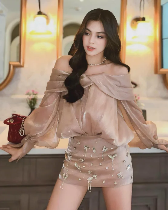 Linh Phụng Size M - Set Bộ Lụa Tay Phồng Đính Đá Sang Trọng