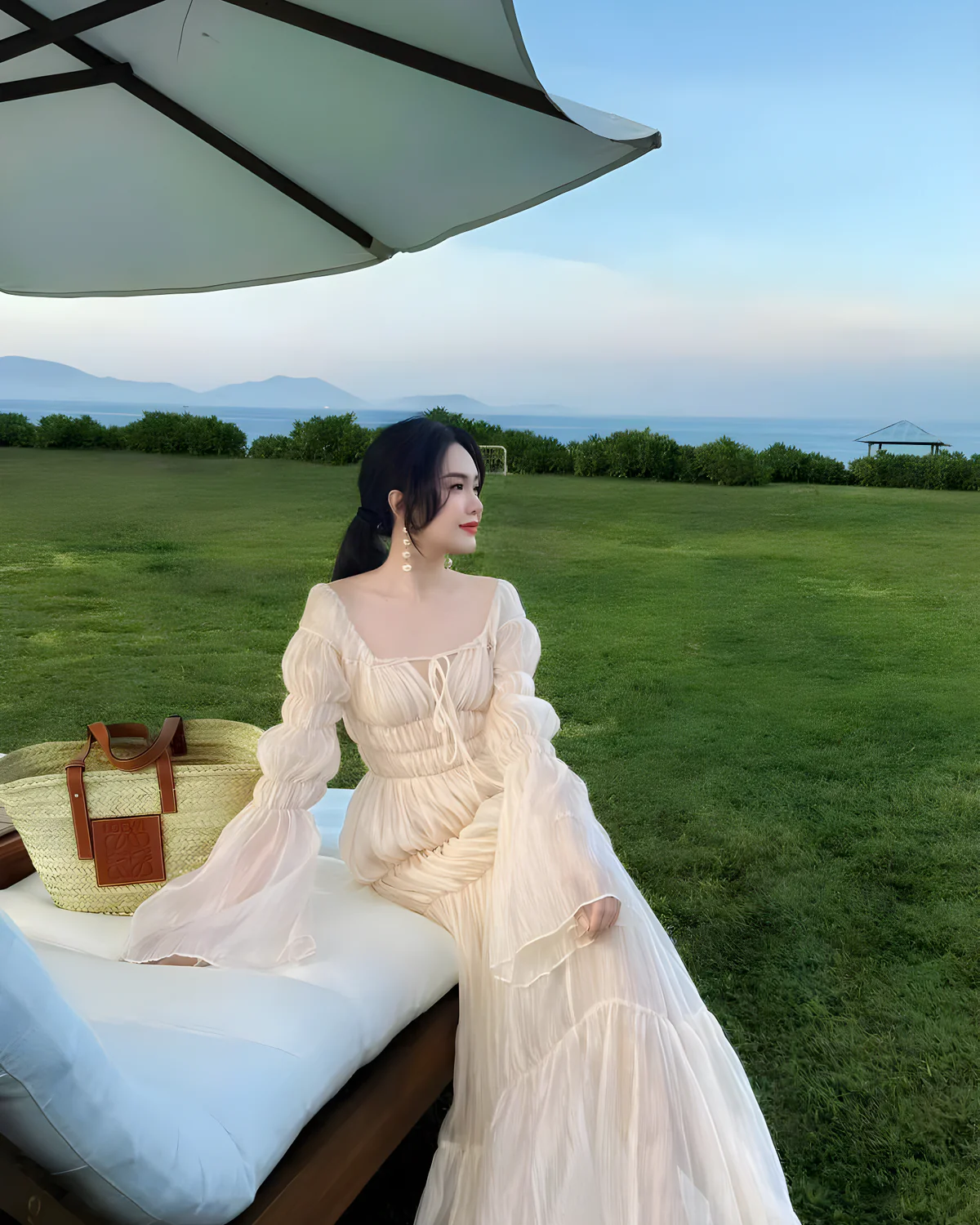 Linh_Phung-sizeM-2.jpg Linh Phùng Size M - Đầm maxi voan tay phồng dịu dàng