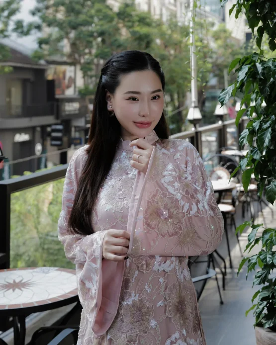 Lalin Size M - Áo dài cách tân ren đính sequin hồng