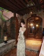 Afrodille Size M - Áo dài cách tân lụa hoa nhã nhặn